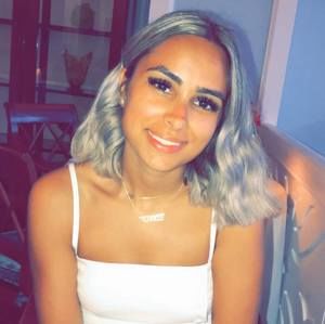 Meet your Posher, Cassandra